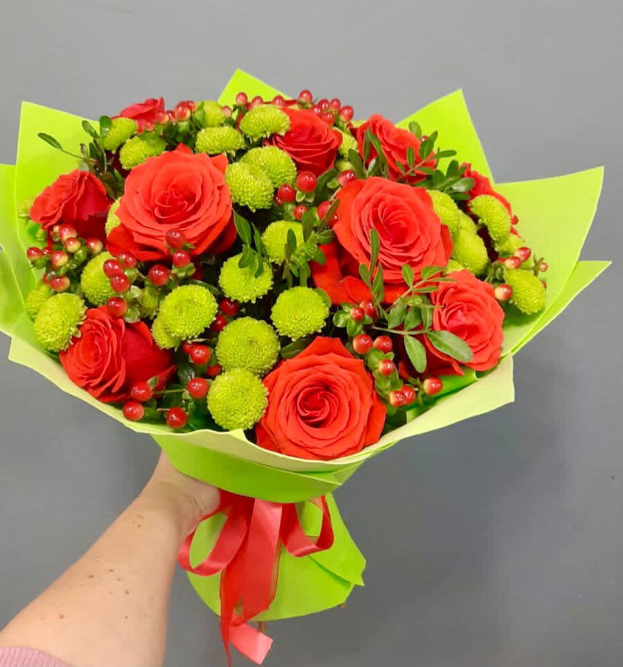 Букет цветов из: Хризантемы и Розы в Рыбинске