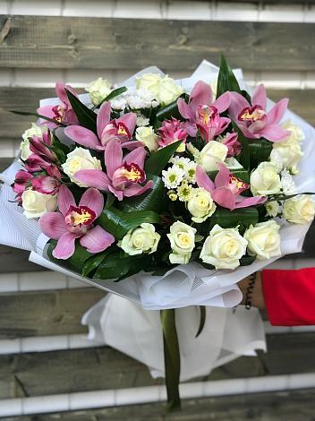 Букет цветов из: Розы и Хризантемы в Рыбинске