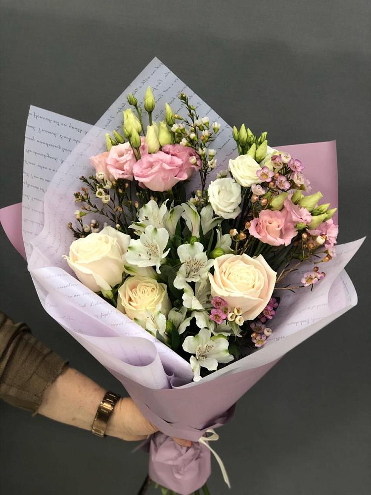 Букет цветов из: Альстромерии, Розы и Лизиантусы в Рыбинске