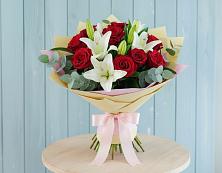 Букет цветов из:  Лилии и Розы в Рыбинске