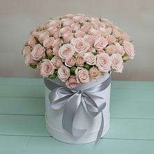 Цветочная композиция из Розы в шляпной коробке в Рыбинске