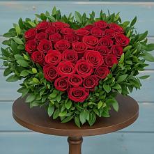 Цветочная композиция из Розы в виде сердца в Рыбинске