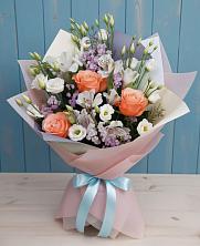 Букет цветов из:  Лизиантусы, Розы, Альстромерии и Гипсофила в Рыбинске