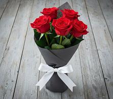 Букет 5 Красных роз Эдлесс Лав в Рыбинске