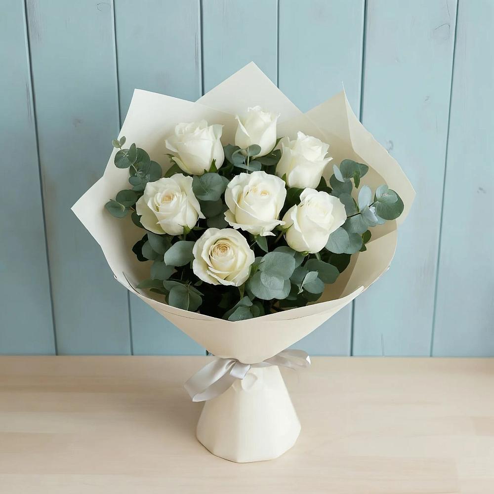 Букет Белые розы в Эвкалипте в Рыбинске