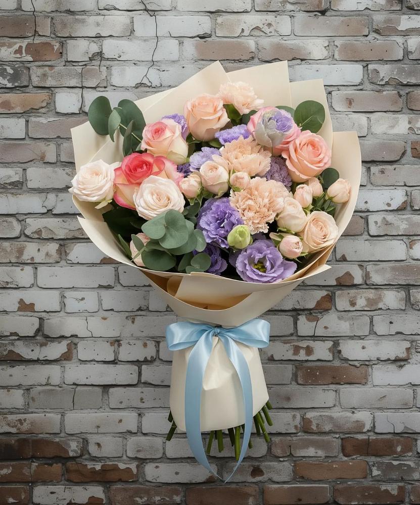 Букет цветов из: Розы, Лизиантусы и Гвоздики в Рыбинске