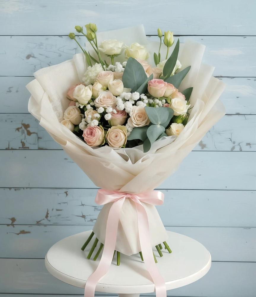 Букет цветов из: Розы и Лизиантусы в Рыбинске