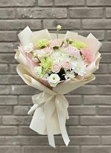 Букет цветов из:  Гвоздики, Розы, Лизиантусы и Хризантемы в Рыбинске